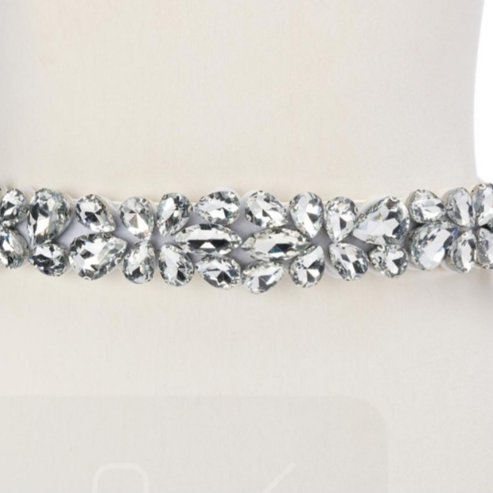 Vince Camuto Silver Floral Crystal Belt Crystal - L/Xl